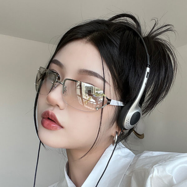 Wholesale New European and American Luxury Diamond-encrusted Sunglasses Women Ins Sweet Cool Style Y2K Hot Girl Rectangular Sunglasses Riding Street Beat Glasses