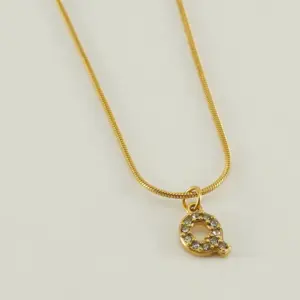 Gold Letter Q / 18K