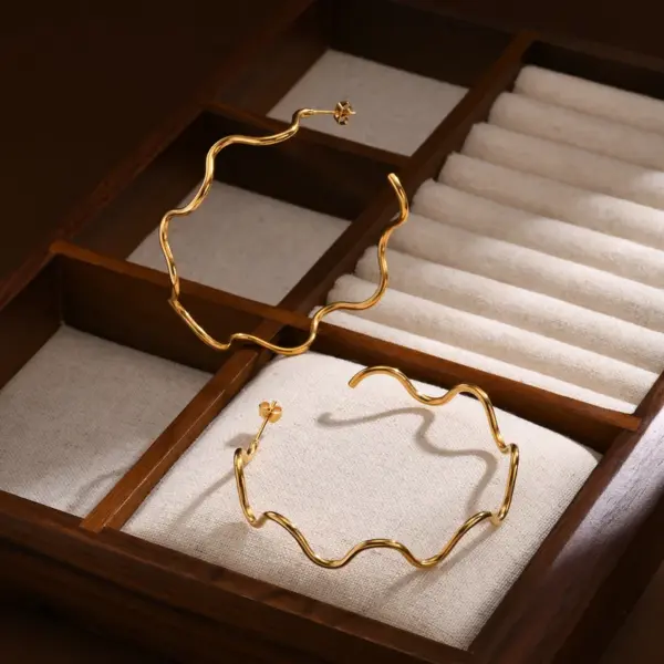 PVD Coated Real Gold Plated 18K Gold Waves 304 Stainless Steel Elegant Streetwear IG Style Waterproof Non Tarnish Jewelry Set