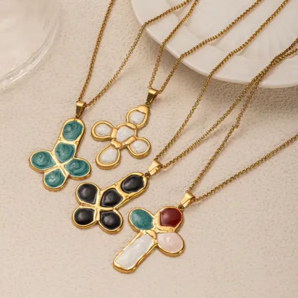 Wholesale Copper Cross Plated Zircon 18K Gold Plated Elegant Lady Cable Chain Lobster Trigger Clasp Closure Pendant Necklace