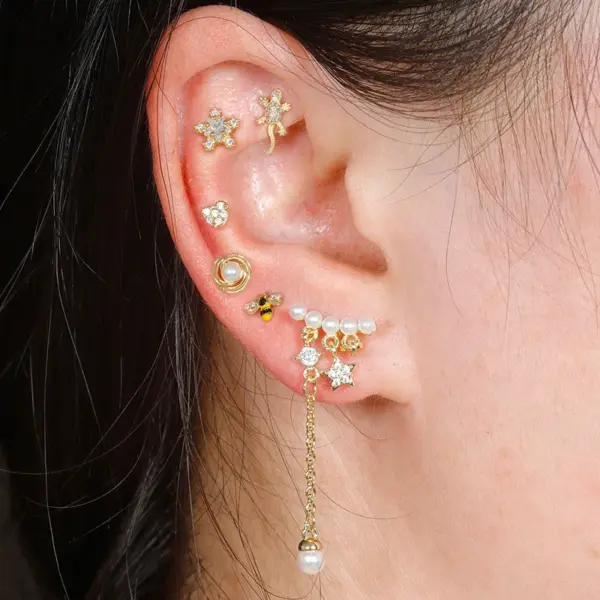 Wholesale 1 Piece Elegant Classic Style Geometric Bee Plating 304 Stainless Steel Artificial Pearls Zircon Drop Earrings Ear Studs