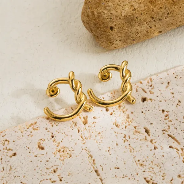 Wholesale 304 Stainless Steel Solid Color PVD Coated Stone-Free 14K Real Gold Plated Classic Style Plating Gold Ear Studs