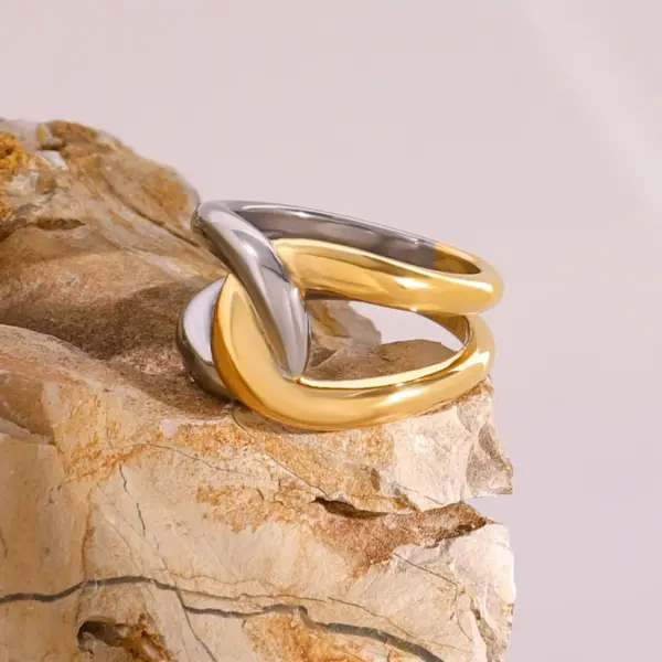 Wholesale PVD Coated Real Gold Plated Color Block 304 Stainless Steel Simple Style Classic Style Waterproof Non Tarnish Rings