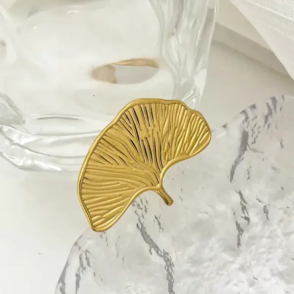 Wholesale PVD Coated 14K Gold Real Gold Plated Heart Shape Ginkgo Leaf 304 Stainless Steel Simple Style Classic Style Waterproof Non Tarnish Rings Bracelets