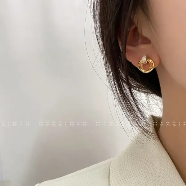 Wholesale Copper Geometric Round Zircon 14K Gold Plated Vintage Style Simple Style Gold Ear Studs