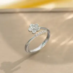 J104 Silver Five-Leaf Flower