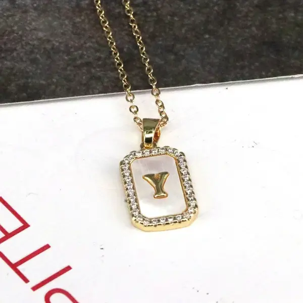 Wholesale Copper 18K Gold Plated Simple Style Classic Style Plating Inlay Letter Shell Pendant Necklace
