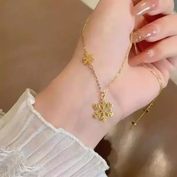 304 Stainless Steel Plastic Glass Round Christmas Hat Christmas Tree Electroplating Ion Plating (IP) Glass 18K Real Gold Plated Golden Plated Casual Christmas Streetwear Waterproof Non Tarnish Conventional Connection Pendant Necklace Necklace