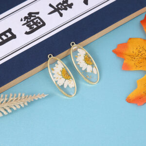 Wholesale Cross Border Oval Water Drops Plant Dried Flower Pendant Leaves Flowers Transparent Resin Handmade DIY Necklace Accessories