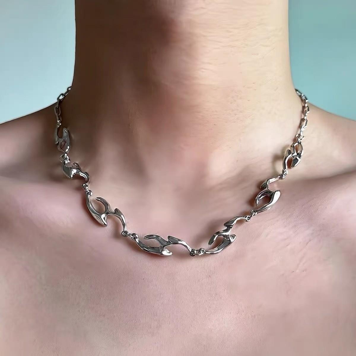 Wholesale Irregular Shaped Metal Necklace Street Hip Hop Trendy Men's and Women's Niche Design High-grade Clavicle Chain Necklace Chain