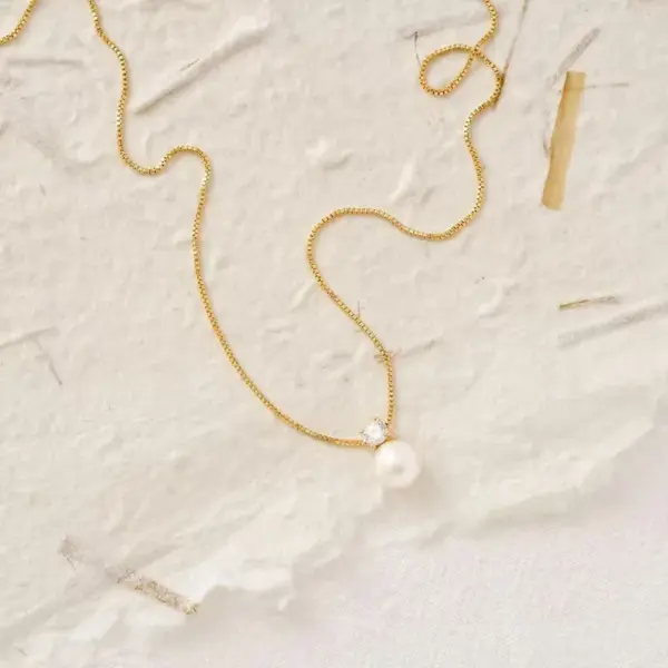Wholesale 304 Stainless Steel Solid Color PVD Coated Pearl 18K Real Gold Plated Simple Style Classic Style Waterproof Non Tarnish Micro Super Whisper Thin Chain Lobster Trigger Clasp Closure Gold Pendant Necklace