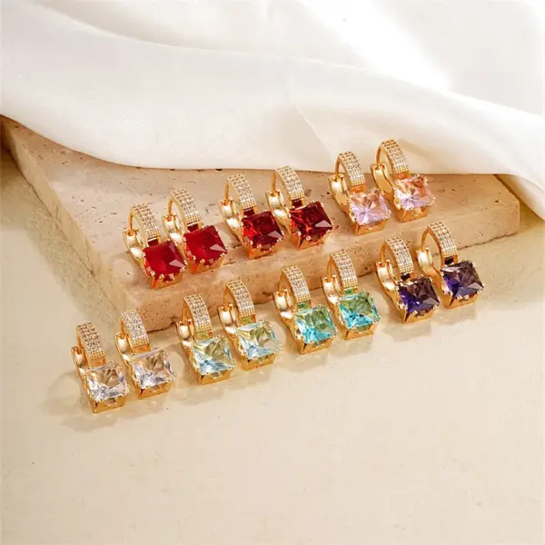 Wholesale 1 Pair Casual Classic Style Geometric Copper Zircon K Gold Plated Drop Earrings