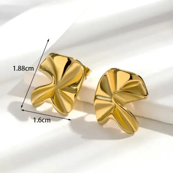 Wholesale PVD Coated Flower 304 Stainless Steel Vintage Style French Style Simple Style Waterproof Non Tarnish Ear Studs