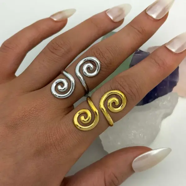 Wholesale Summer Ladies' 18K Gold Plated Stainless Steel Geometric Hollow Out Open Ring Adjustable Size Casual Wear Elegant Design