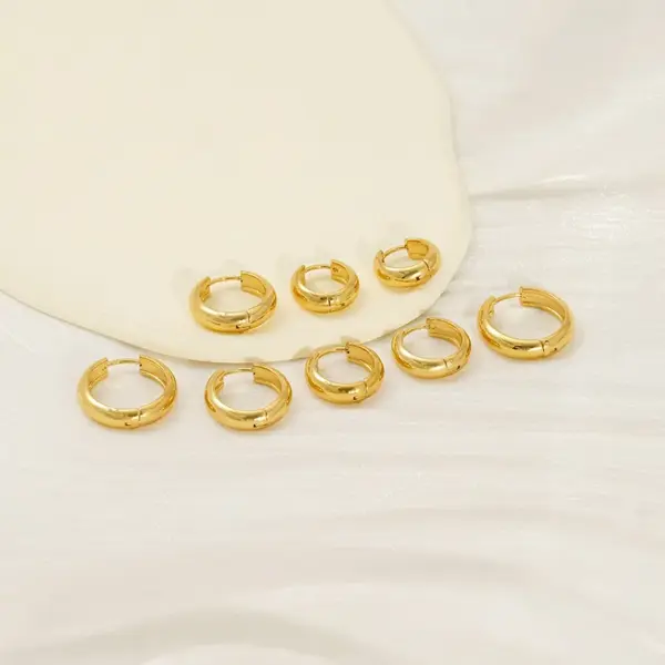 Wholesale 1 Pair Vacation Classic Style Round 304 Stainless Steel 18K Gold Plated Earrings