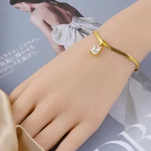 22 D4152 White Diamond