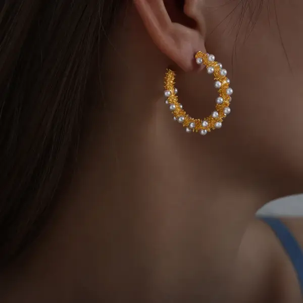 Wholesale PVD Coated Real Gold Plated C Shape Titanium Steel Elegant Waterproof Non Tarnish Ear Studs