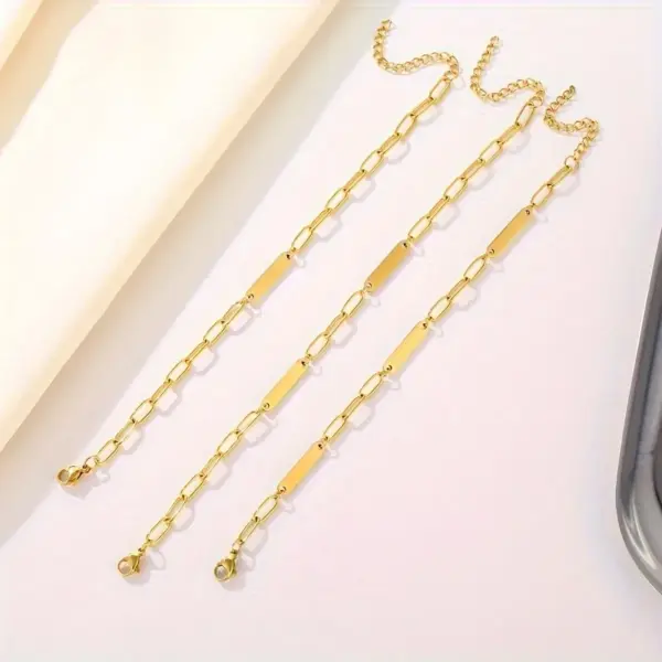 Wholesale 304 Stainless Steel Square Ion Plating (IP) 18K Real Gold Plated Simple Style Classic Style Waterproof Non Tarnish Paperclip Chain Bracelets