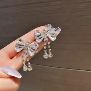 34# Silver Needle. Silver Bow