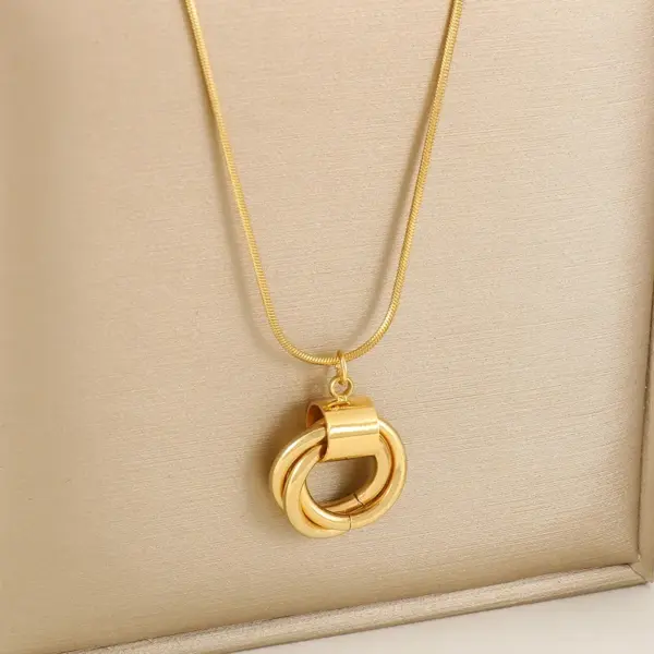 Wholesale 304 Stainless Steel Circle PVD Coated 18K Real Gold Plated Simple Style Waterproof Non Tarnish Plating Snake Chain Pendant Necklace