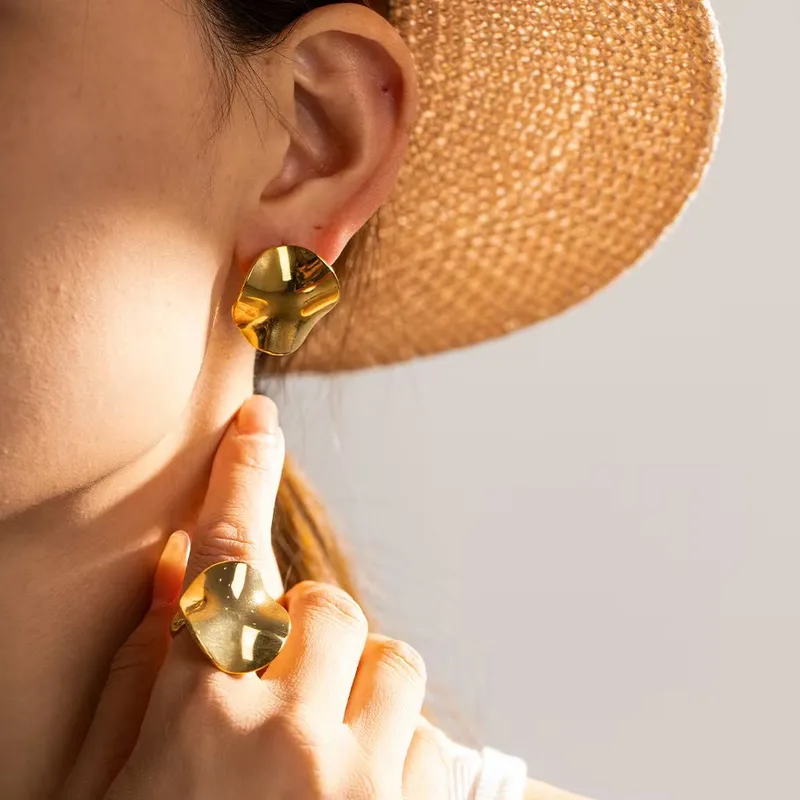 Wholesale 1 Pair Simple Style Irregular Round Irregular 304 Stainless Steel Imitation Gold Electroplating Ear Studs