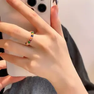 J827 Color / Adjustable Opening