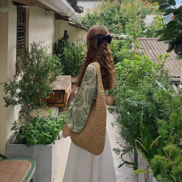 Wholesale Straw Woven Bag Women's 2025 New Summer Seaside Vacation Beach Bag Shoulder Bag Mori Style Handmade Woven Bag Large Capacity