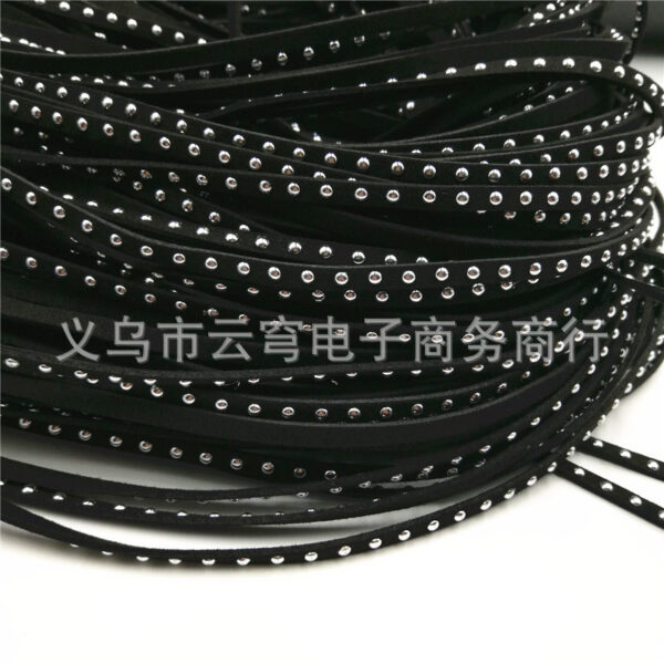 Wholesale Spot imitation leather rope deerskin rope 5mm single row Diamond Korea velvet clavicle chain Silver Point drill belt rivet velvet belt