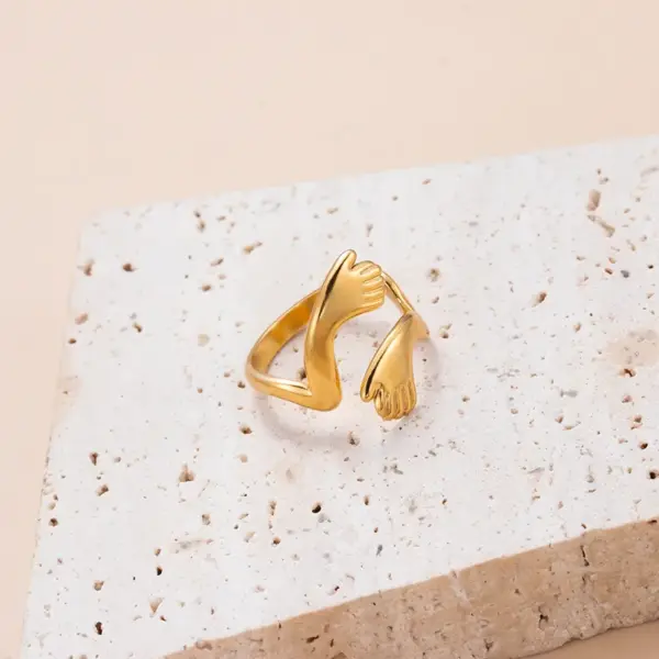 PVD Coated Heart Shape Solid Color Snake 304 Stainless Steel Simple Style Cool Style Waterproof Non Tarnish Open Ring