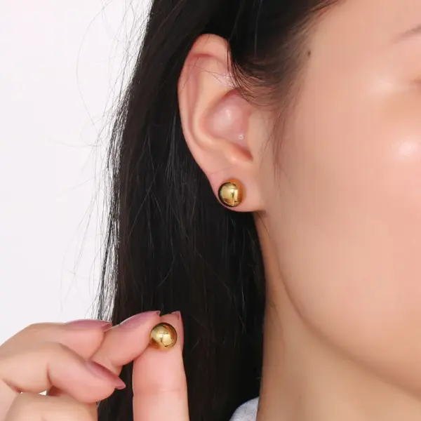 PVD Coated 18K Gold Plated Round Stainless Steel Elegant Cute Waterproof Non Tarnish Ear Studs