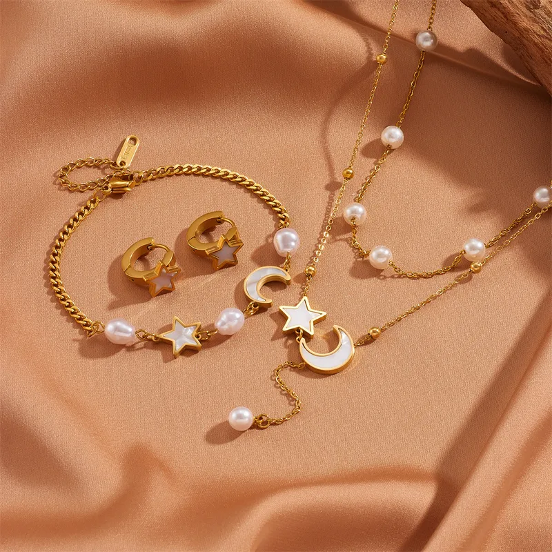 Wholesale 304 Stainless Steel Star Moon PVD Coated Shell 18K Real Gold Plated Casual Simple Style Waterproof Non Tarnish Pearl Inlay Bracelets Earring