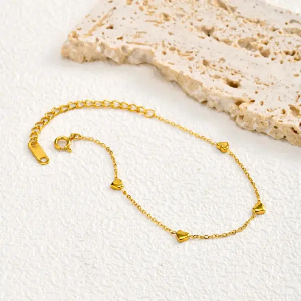 Wholesale Stainless Steel Heart Shape PVD Coated Gold Plated Casual Simple Style Waterproof Non Tarnish Plating Curb Chain Gold Necklace