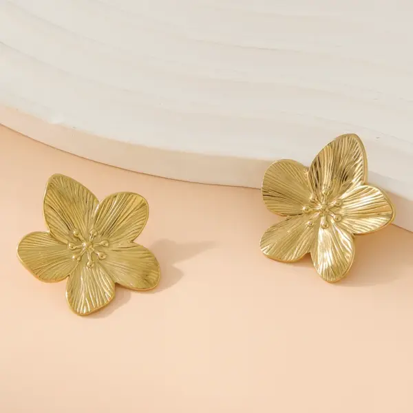 1 Pair Vintage Style Lady Artistic Flower 304 Stainless Steel 18K Gold Plated Ear Studs