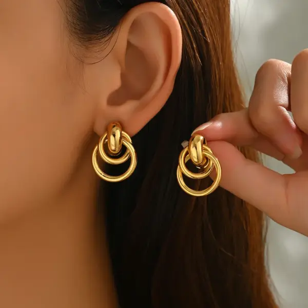 304 Stainless Steel Flower PVD Coated Pearl Real Gold Plated Casual Simple Style Waterproof Non Tarnish Inlay Ear Studs