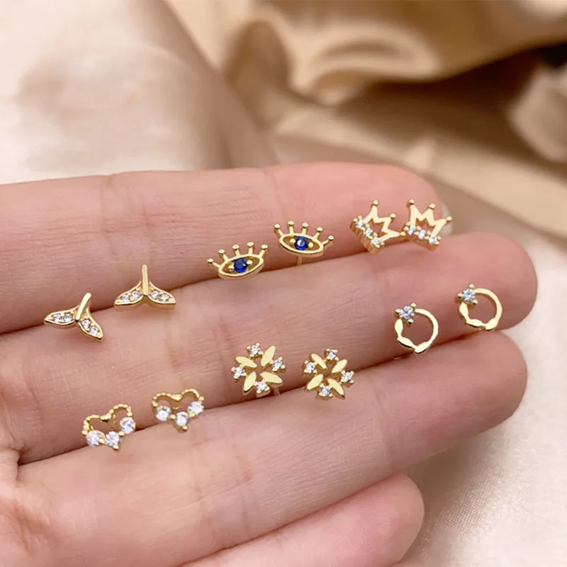 Wholesale 1 Pair Fashion Devil's Eye Crown Flower Inlay Copper Zircon Ear Studs