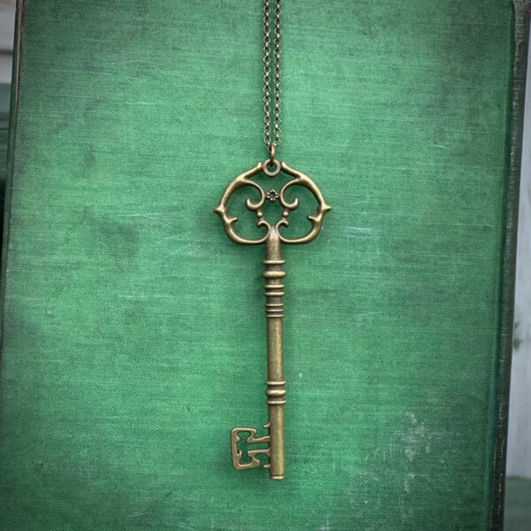 oly-112f8d87d5d5b1f8d3e964caffd78aa5 Wholesale Hot Selling New Fashion Necklace Retro Key Pendant Short Long Style Factory Direct Sale