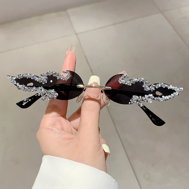 Wholesale European and American Ins Cross-border New Flame Diamond-encrusted Personalized Trendy Sunglasses Party Fashion Sunglasses