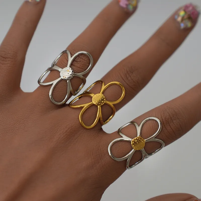 Wholesale Ion Plating (IP) Real Gold Plated 18K Gold Flower 304 Stainless Steel Retro Waterproof Non Tarnish Open Rings