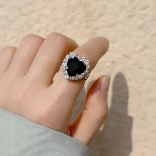 Wholesale Sweet Heart Shape Titanium Steel Inlay Zircon Rings