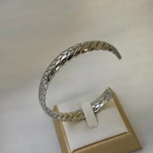 8mm Wheat Ear Open Bracelet / Silver