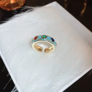 Z0044 Cyan / Adjustable Opening