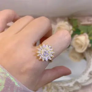 Golden Big SUNFLOWER Spinning Ring / Adjustable Opening
