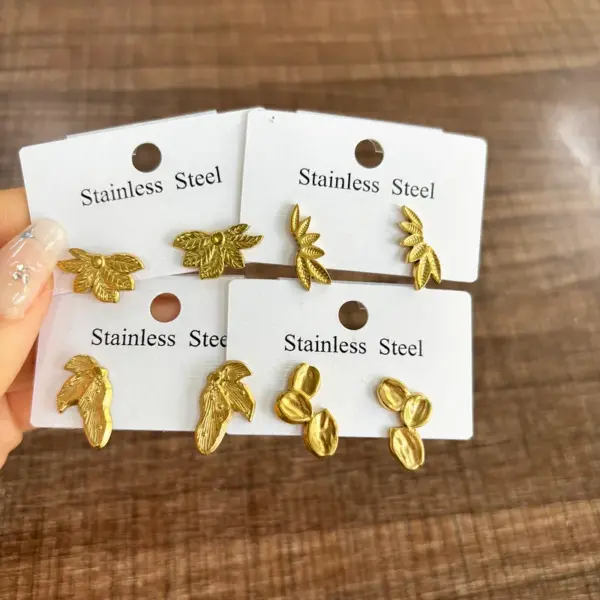 Wholesale 1 Pair Casual Simple Style Commute Leaves Flower 304 Stainless Steel 18K Gold Plated Ear Studs