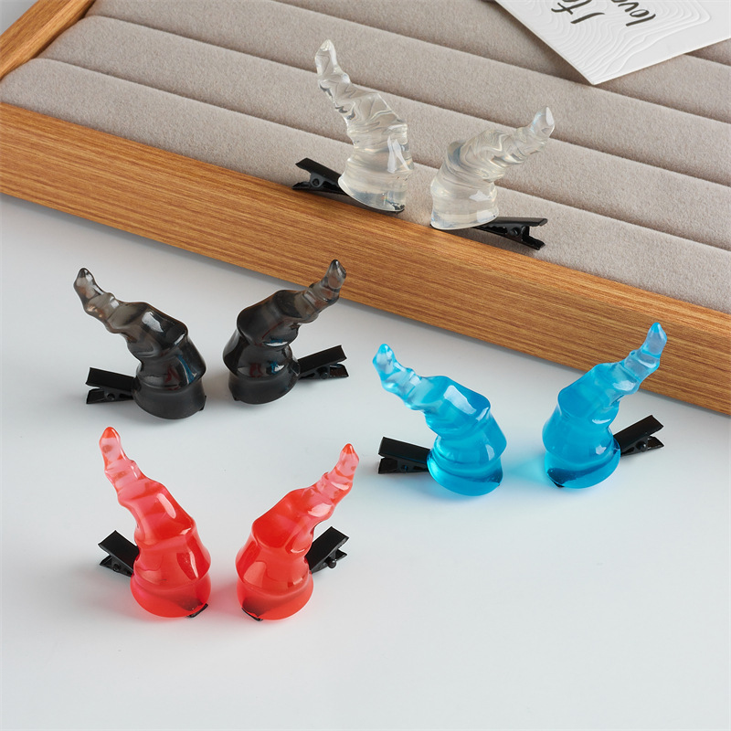 Wholesale devil horns ees cute anime headess edge clip 3.8*2*3.8cm
