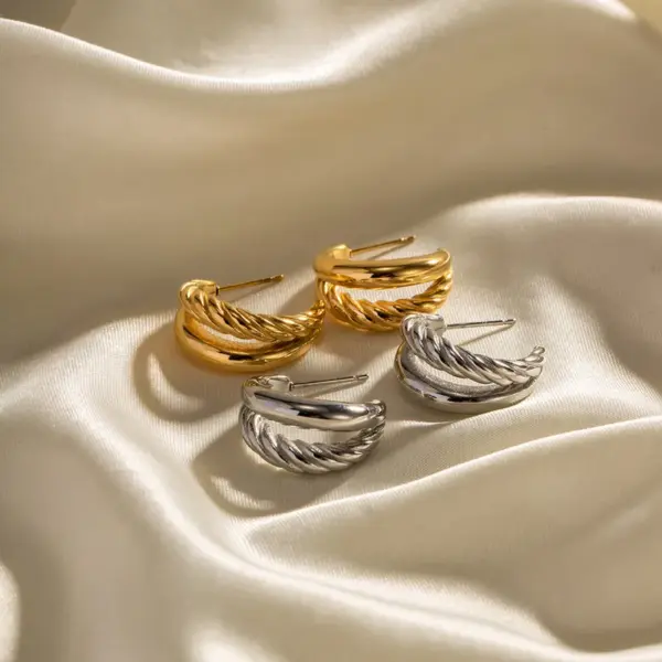 Wholesale 1 Pair Simple Style Commute C Shape Solid Color 304 Stainless Steel 18K Gold Plated Ear Studs