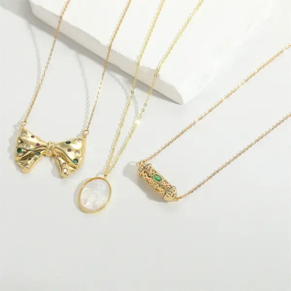 Wholesale 14K Gold Plated Copper Electroplating Zircon Ladybugs Mushroom Bow Knot Plating Inlay Simple Style Pendant Necklace For Women's