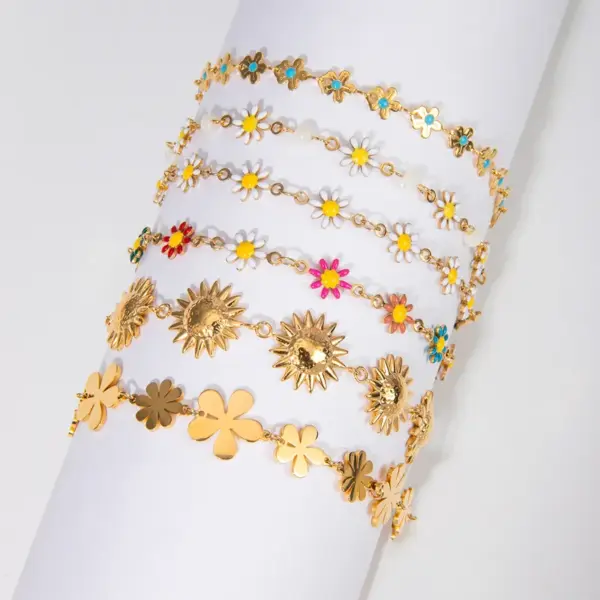 Wholesale 304 Stainless Steel Colorful Floral Daisy PVD Coated Real Gold Plated 18K Gold Vacation Sweet Waterproof Non Tarnish Cuban Link Chain Curb Chain Safety Clasp Closure Colour Bracelets