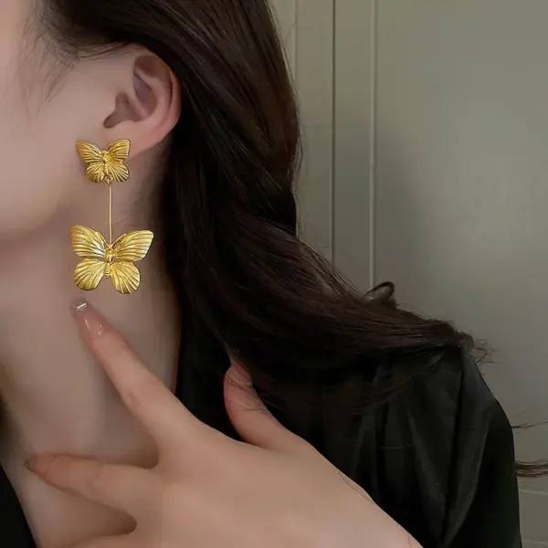 Wholesale 1 Pair Sweet Butterfly Plating Copper Copper Drop Earrings