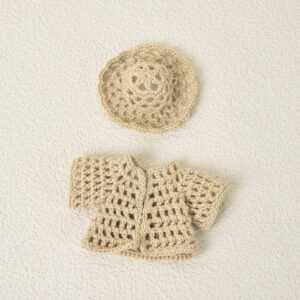 Purely handmade khaki (jacket + hat) / Only suitable for 13-15cm dolls in the store