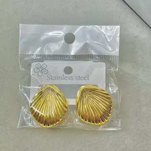 Gold / Average Size / F1-06